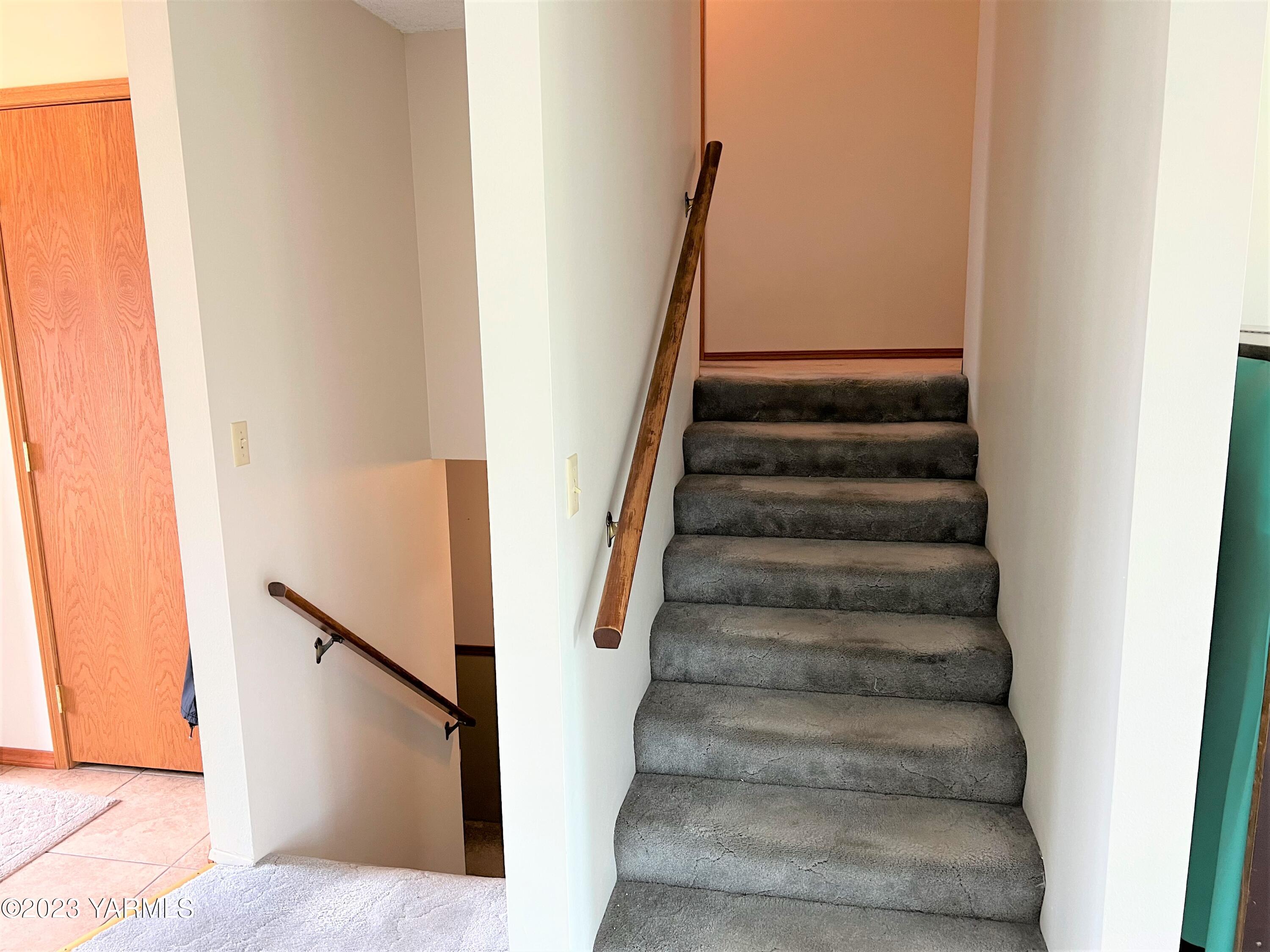 8005 Viewcrest Pl