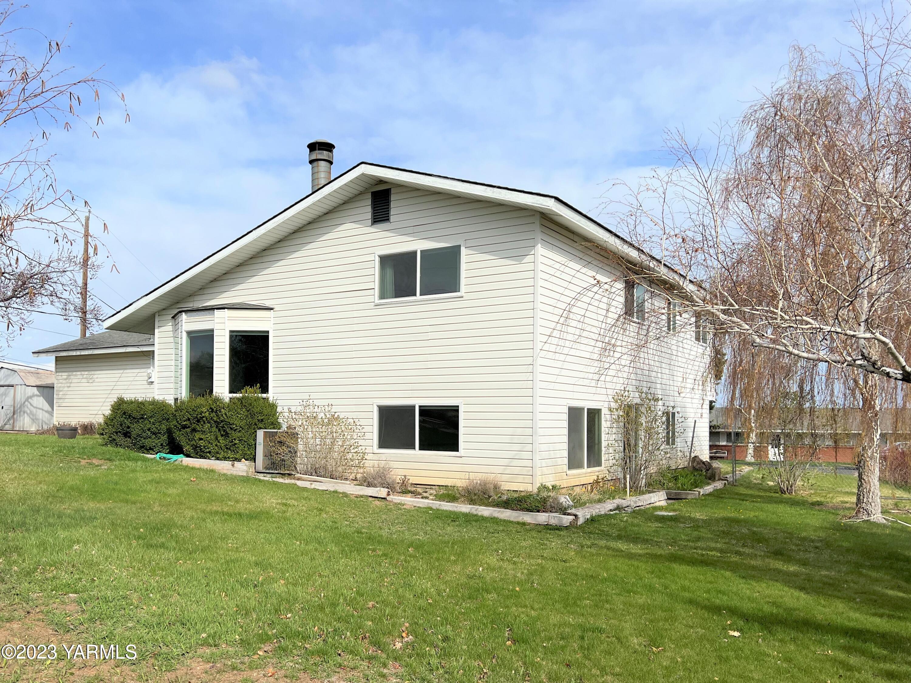 8005 Viewcrest Pl