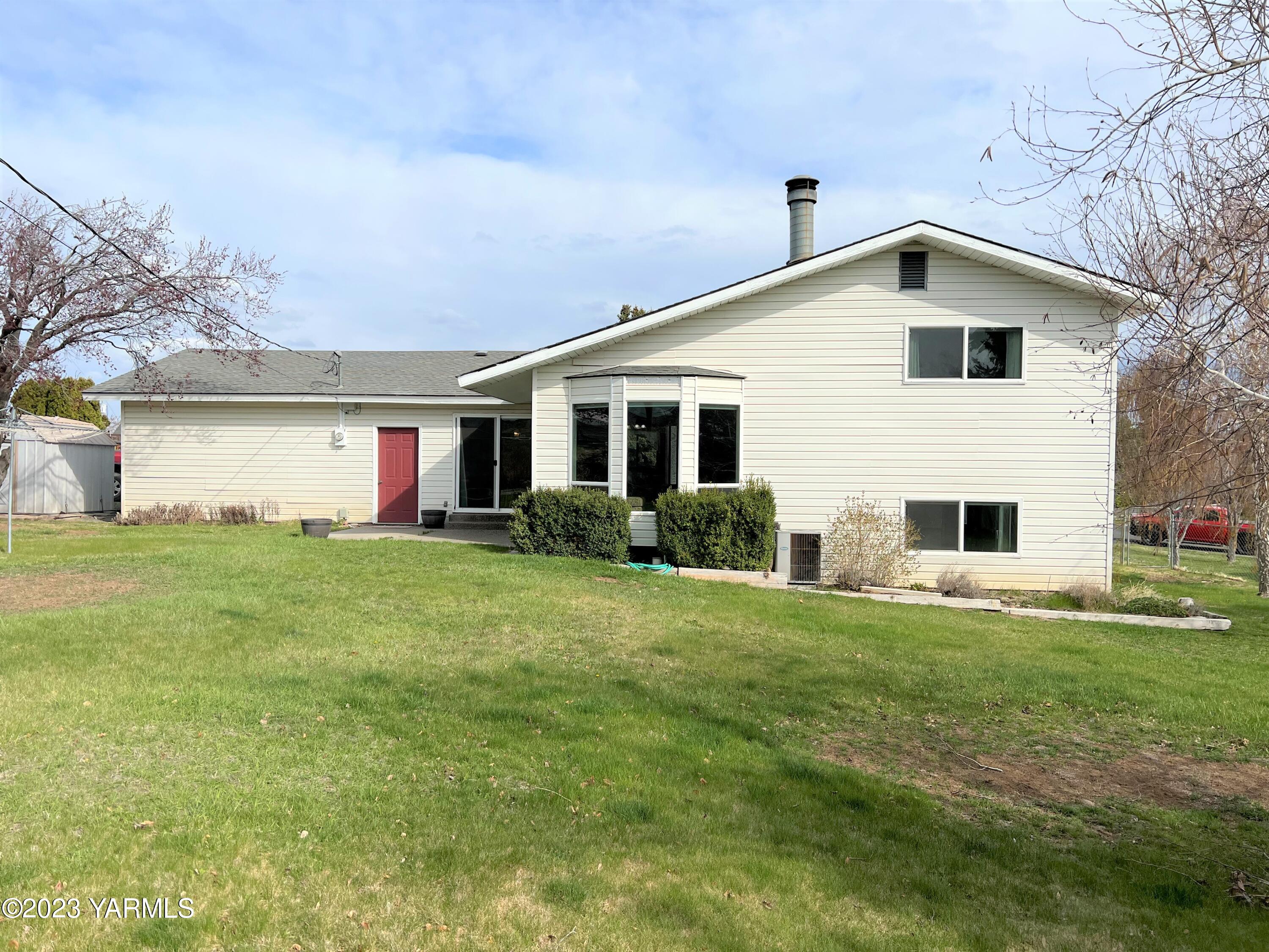 8005 Viewcrest Pl