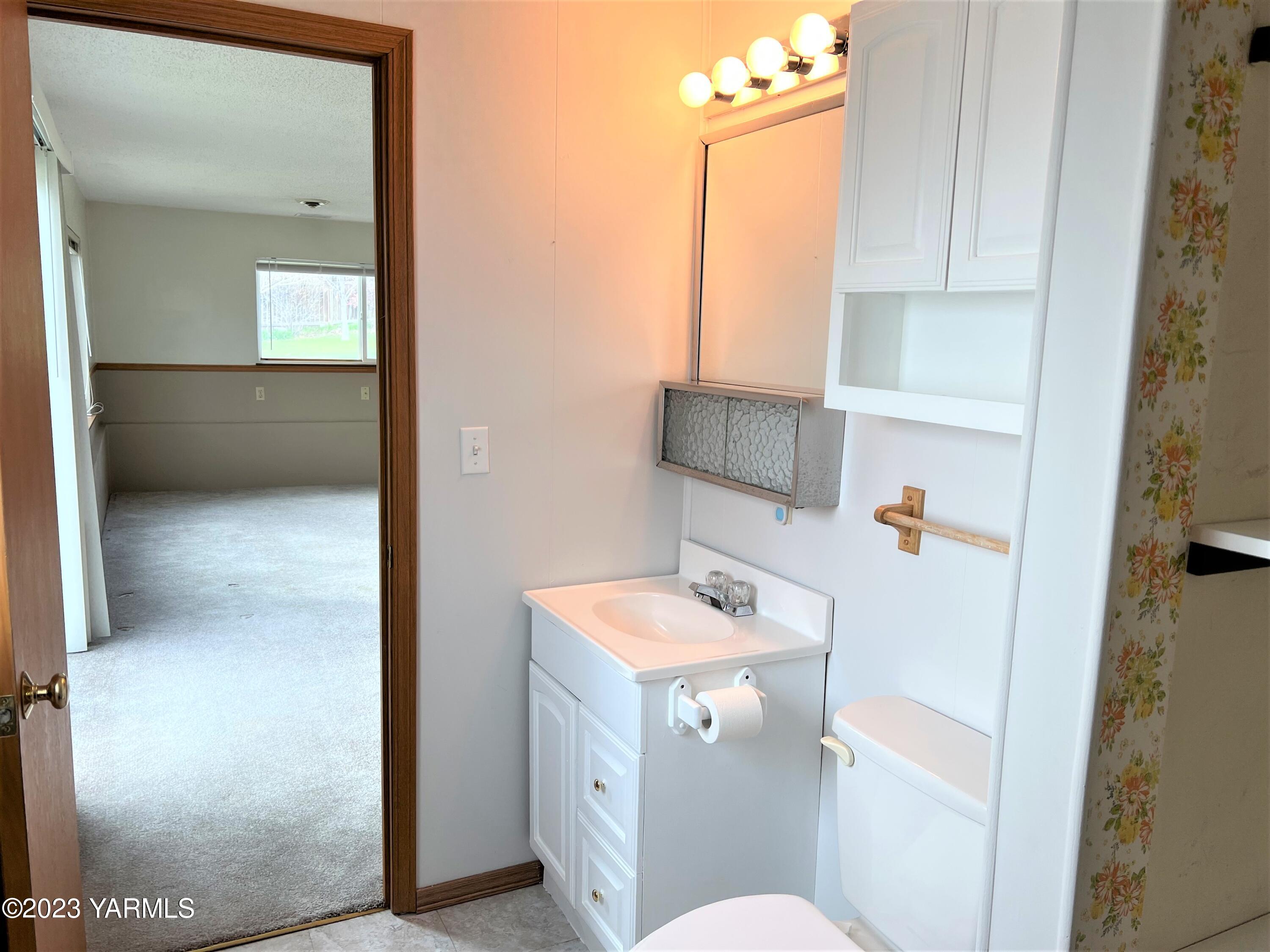 8005 Viewcrest Pl