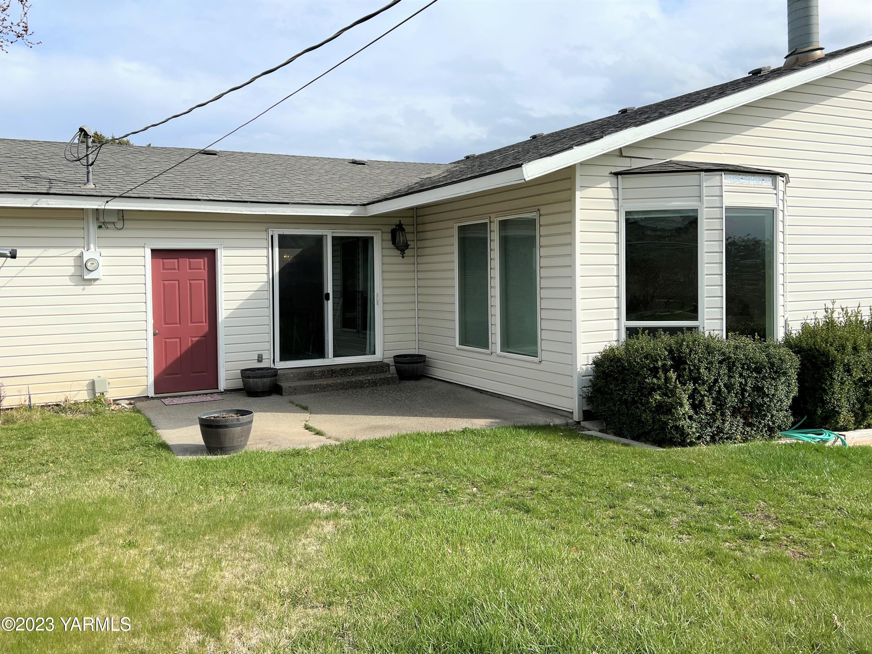 8005 Viewcrest Pl