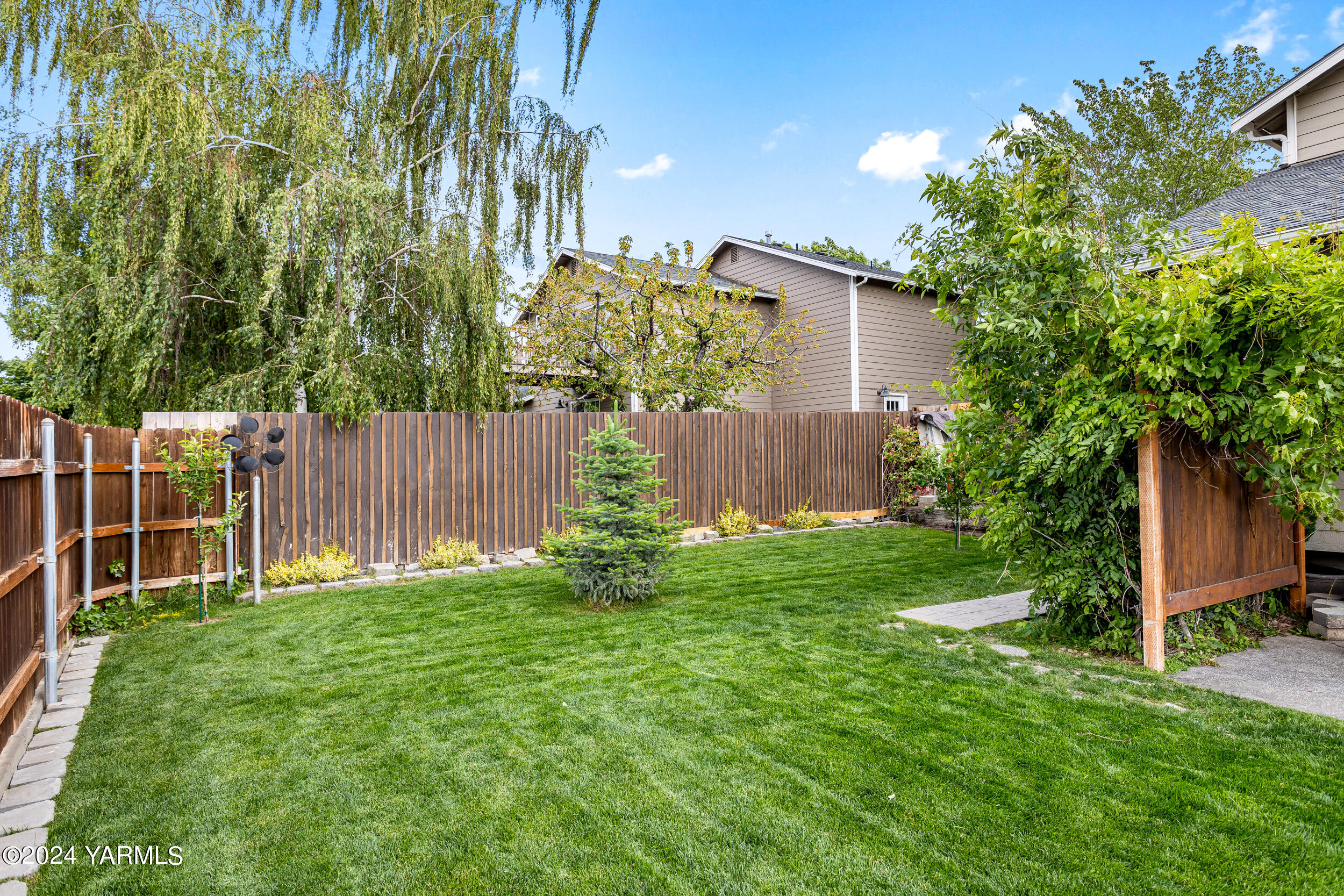 1505 W Orchard Ave
