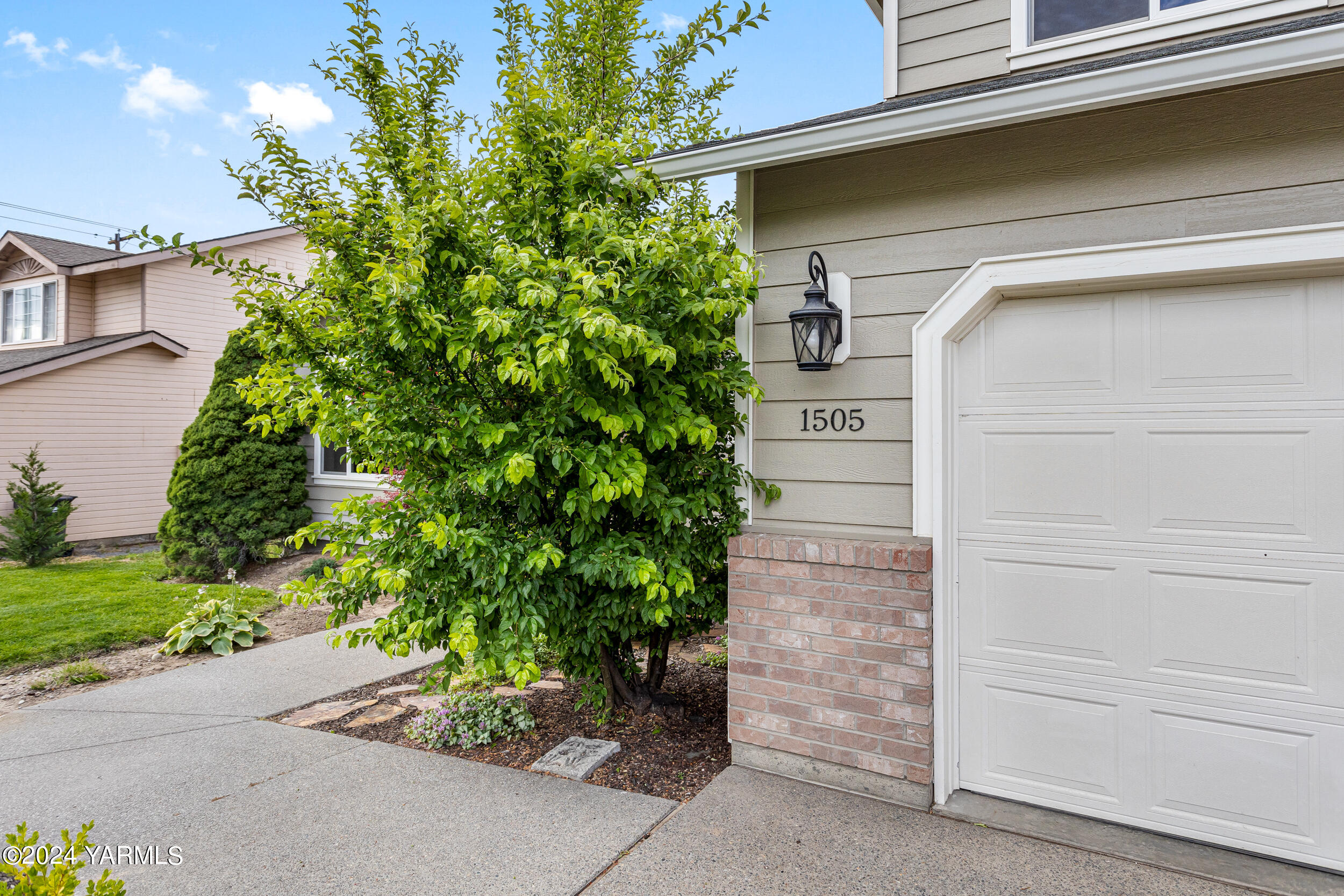 1505 W Orchard Ave
