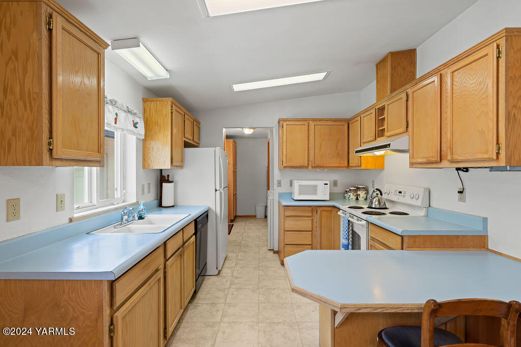 3701 Gun Club Rd Unit: 122