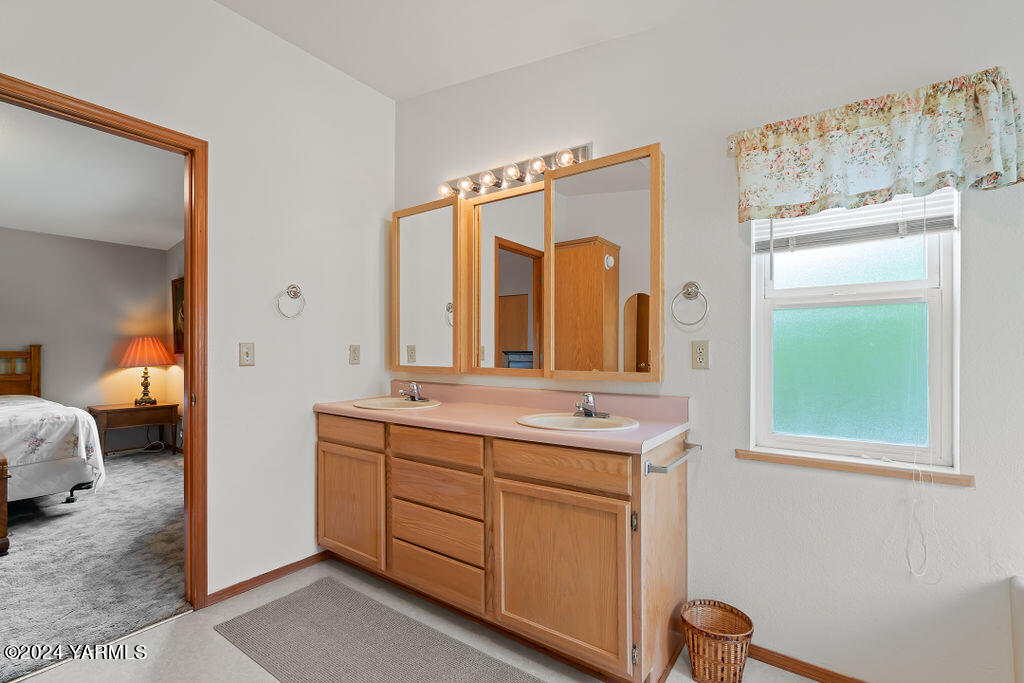 3701 Gun Club Rd Unit: 122