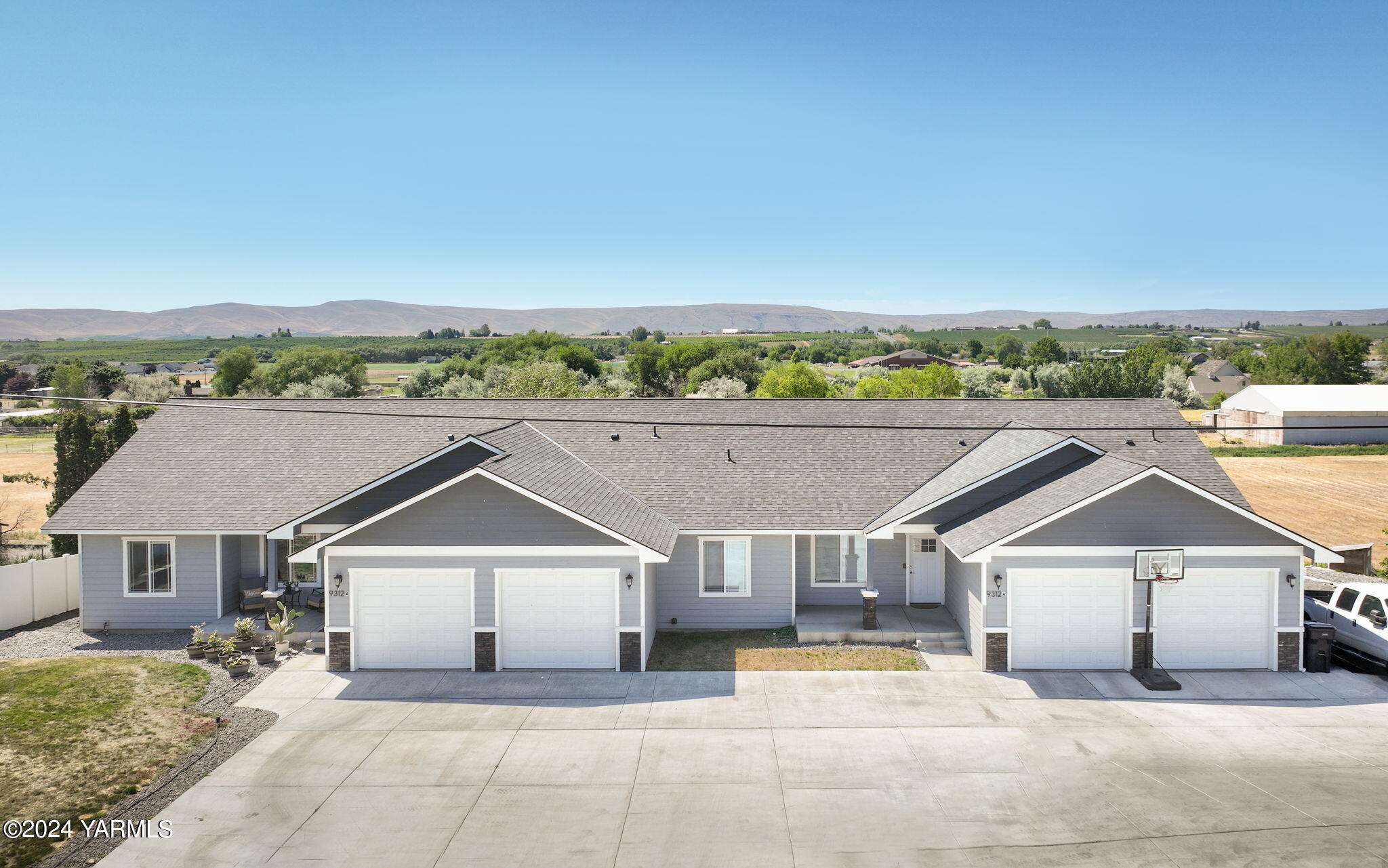 9312 Tieton Dr