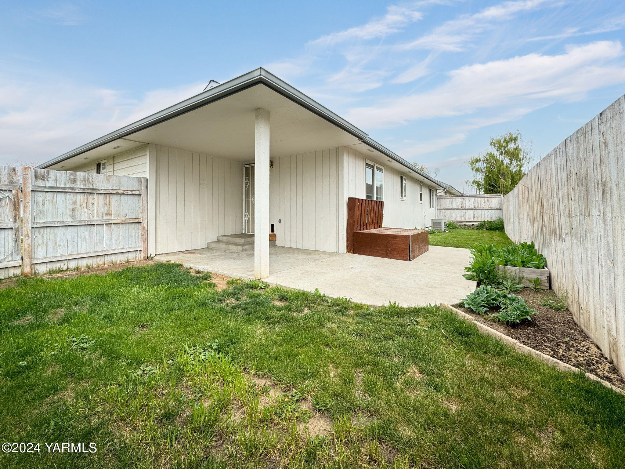 727 S 73rd Ave