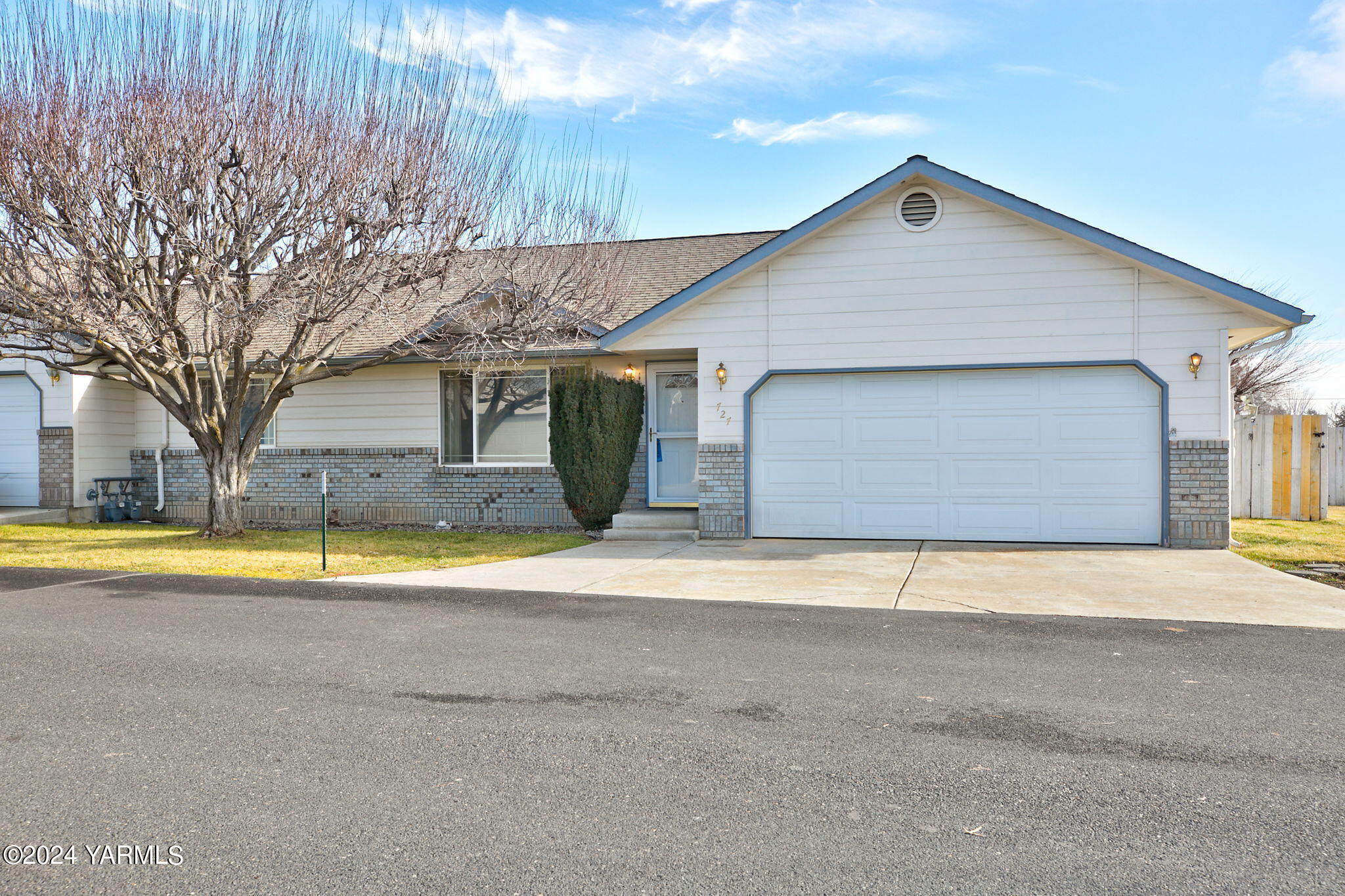 727 S 73rd Ave
