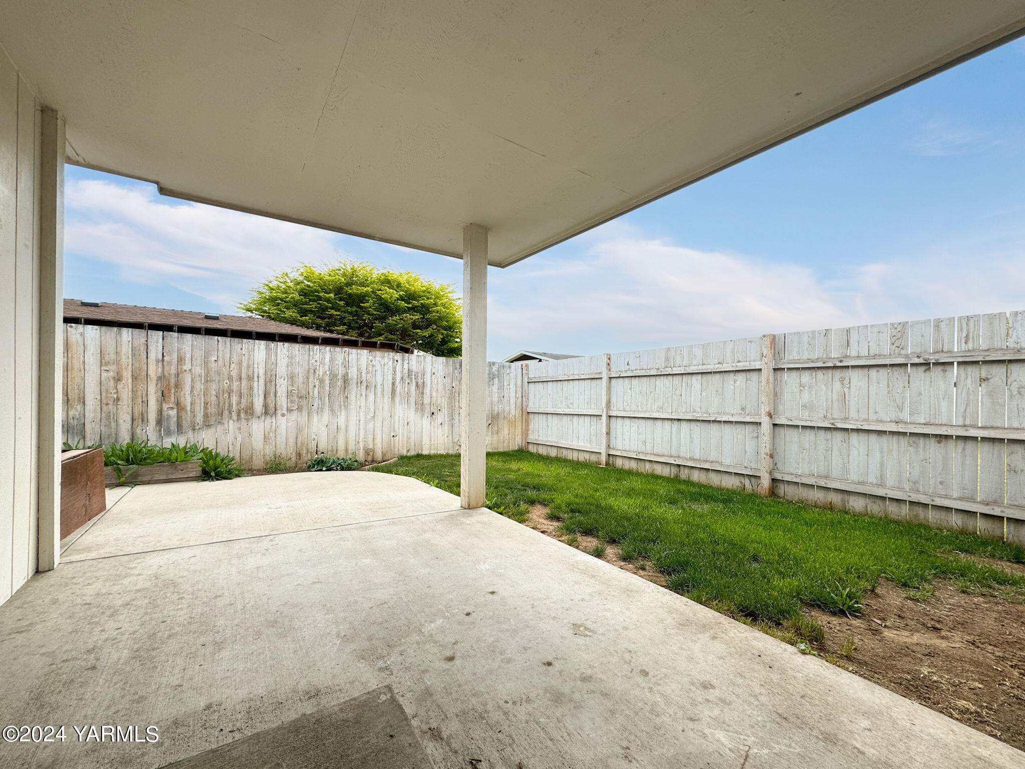 727 S 73rd Ave
