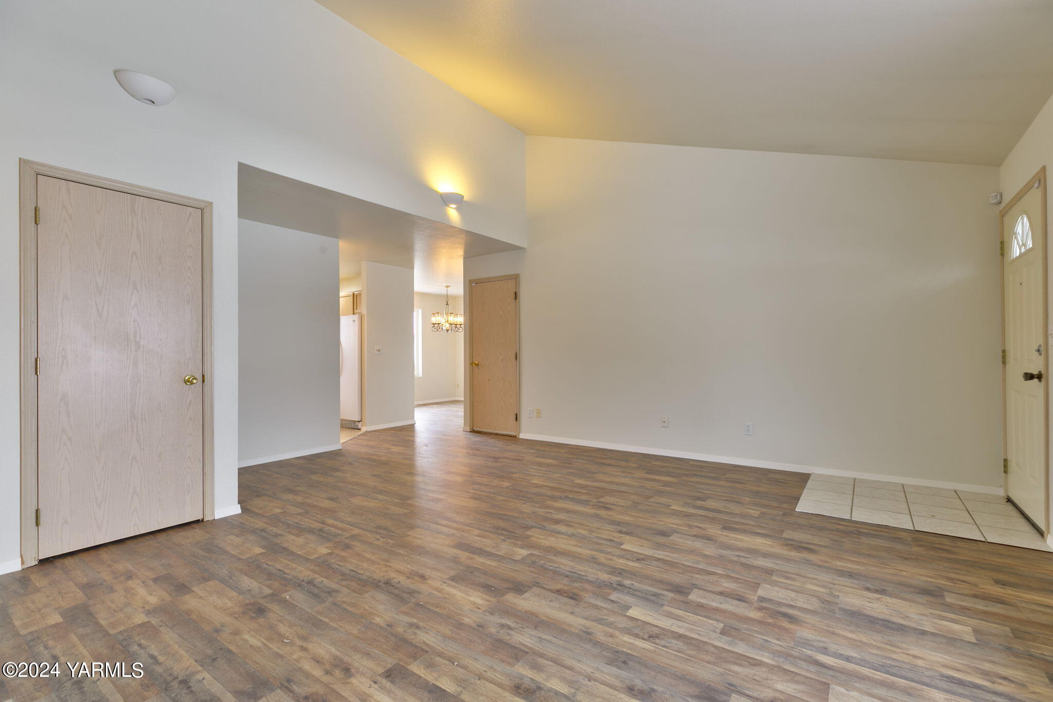 727 S 73rd Ave