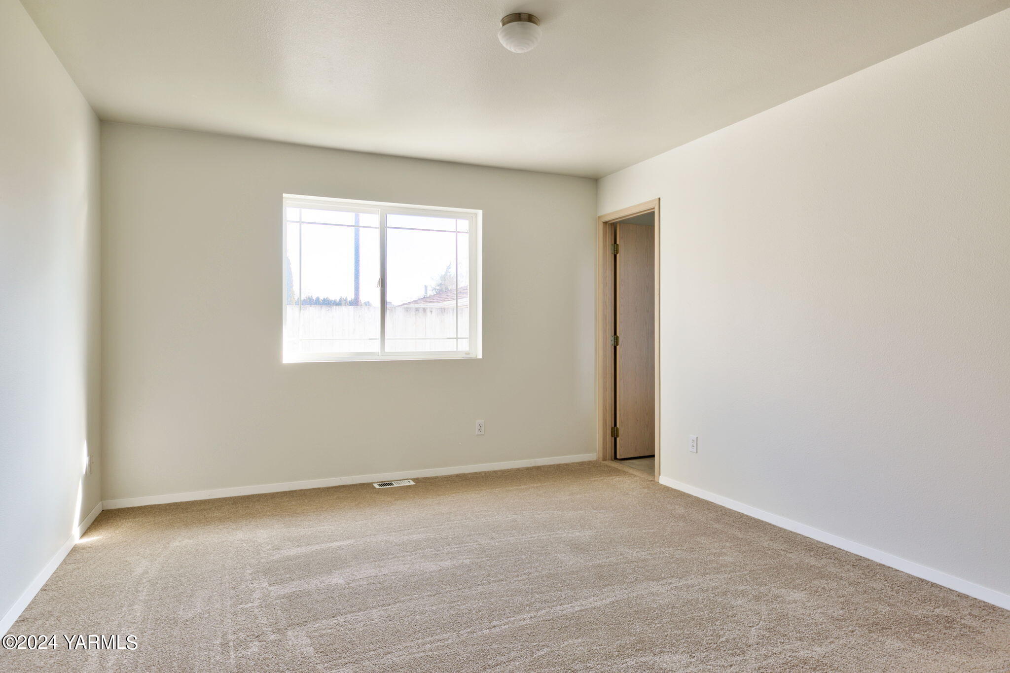 727 S 73rd Ave