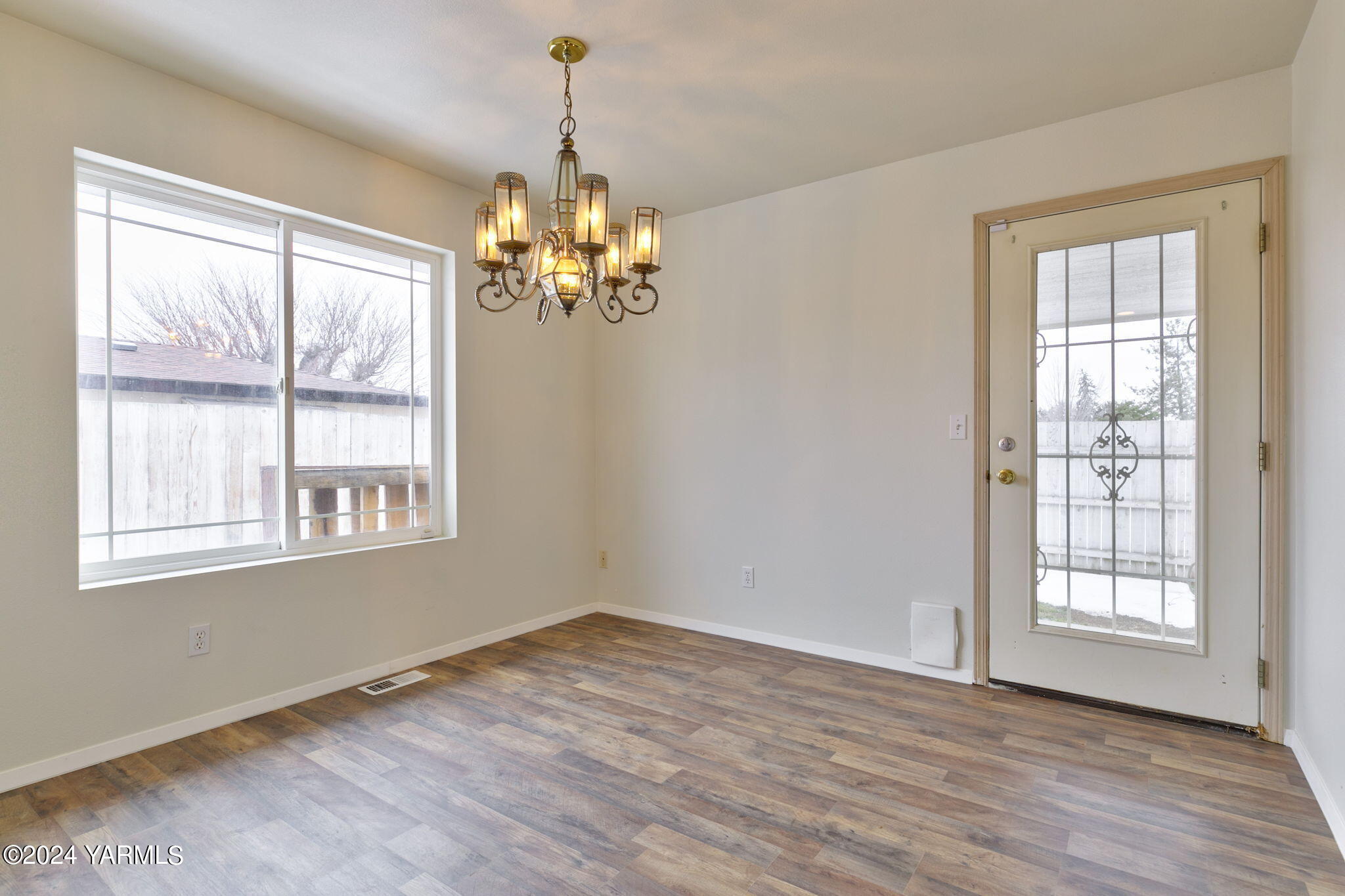 727 S 73rd Ave