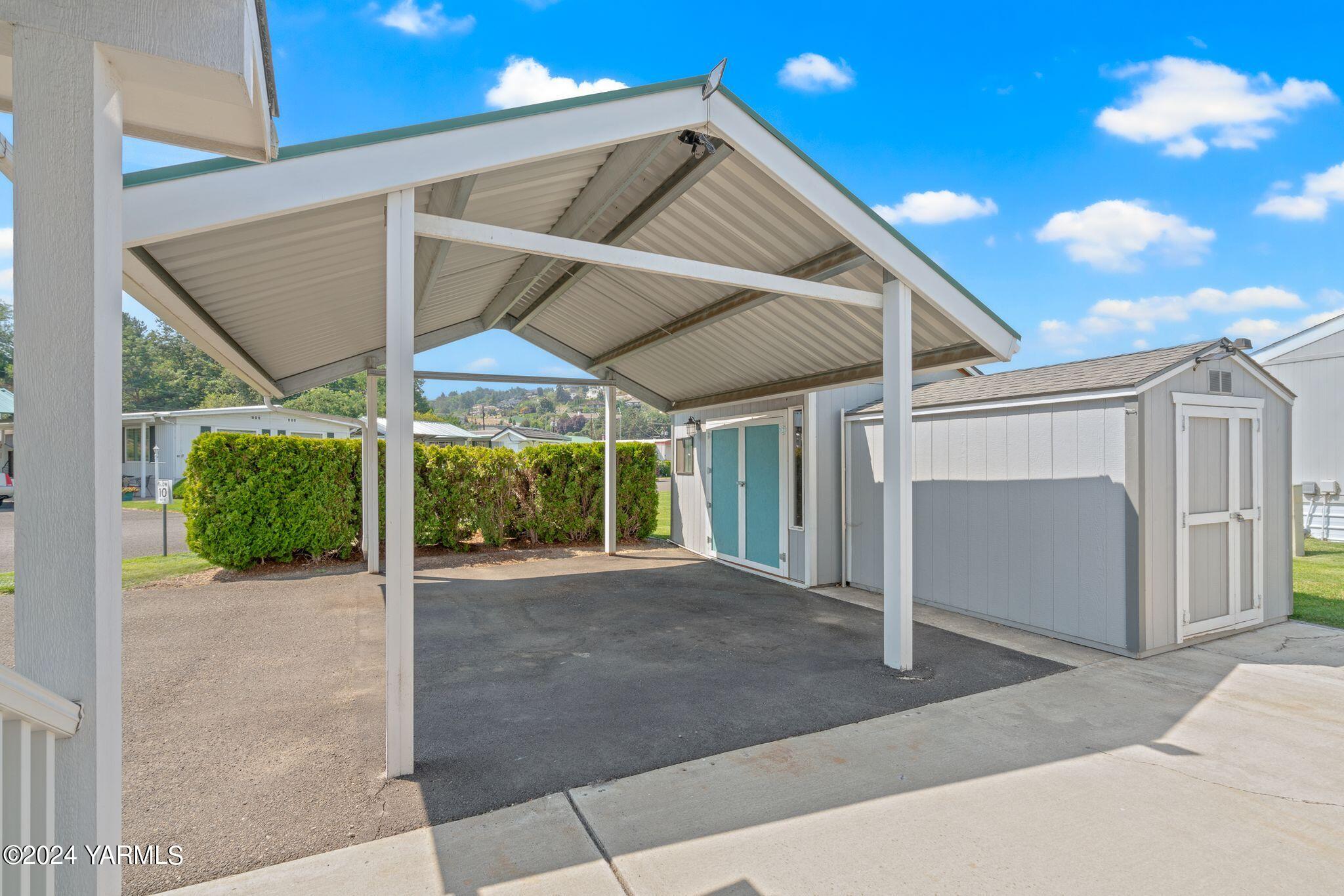 3601 Castlevale Rd Unit: 18