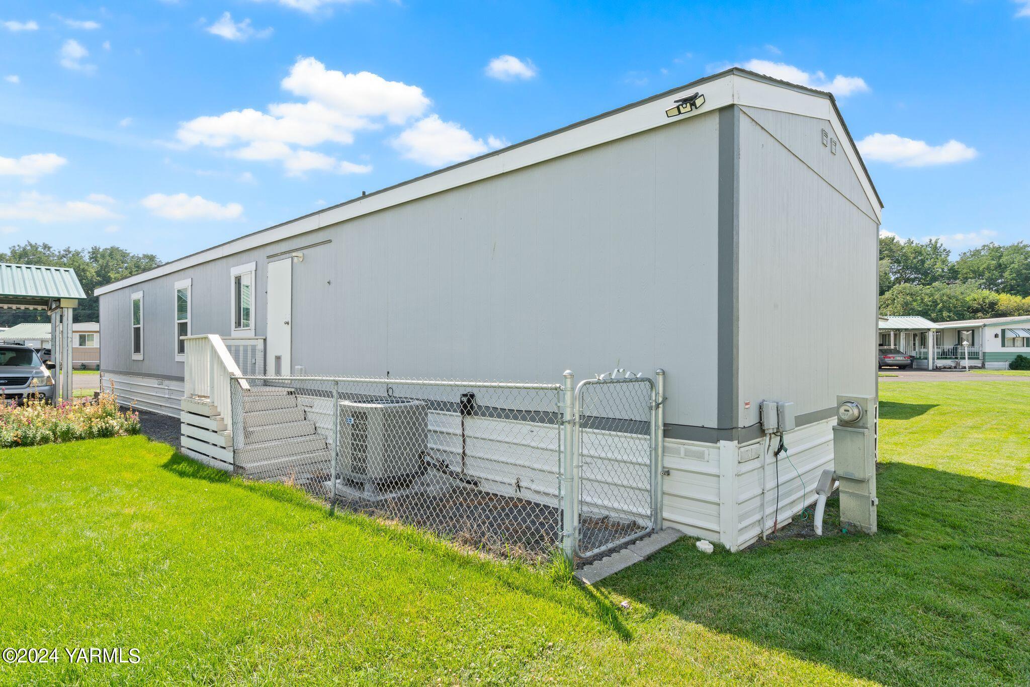 3601 Castlevale Rd Unit: 18