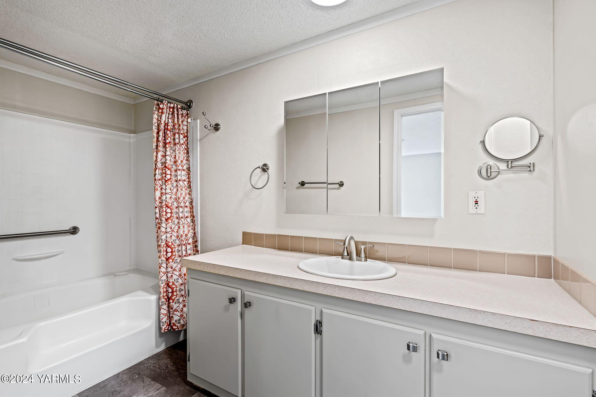 3601 Castlevale Rd Unit: 18