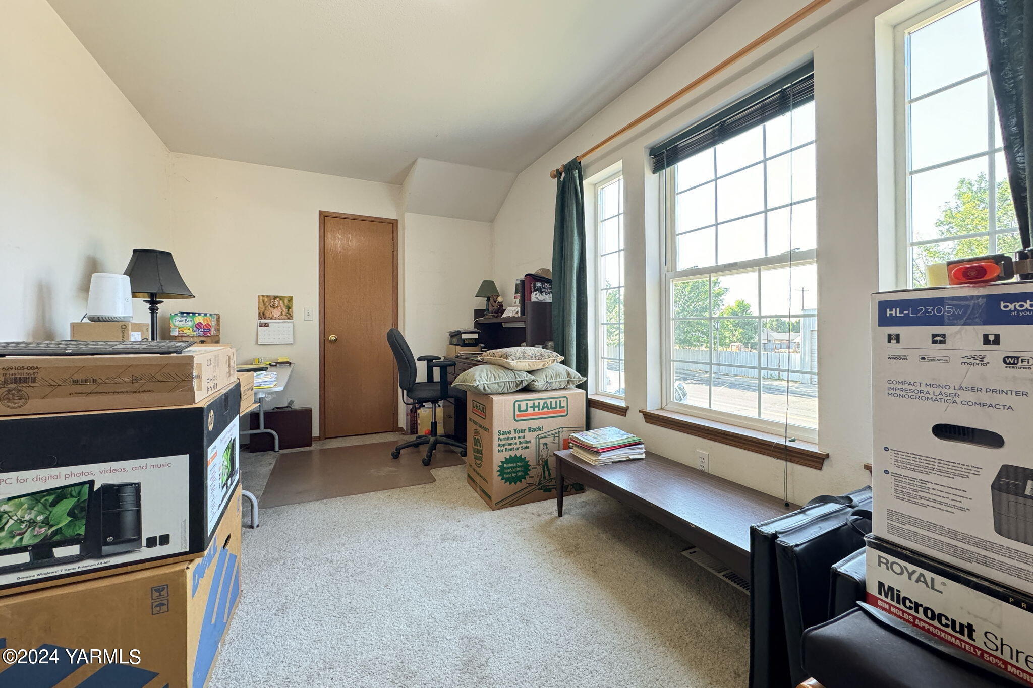 303 E Moxee Ave