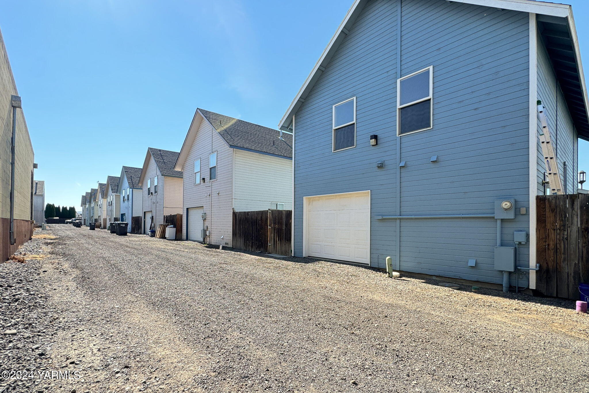 303 E Moxee Ave
