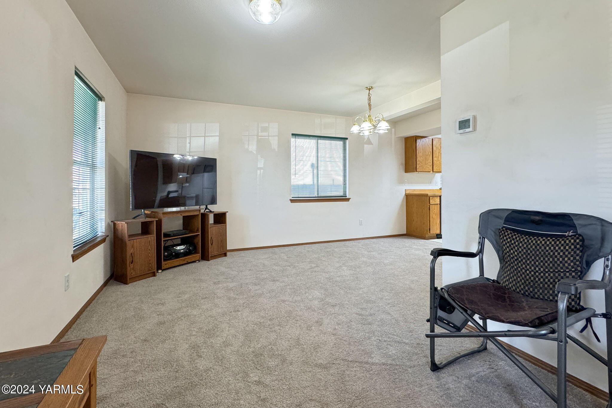 303 E Moxee Ave