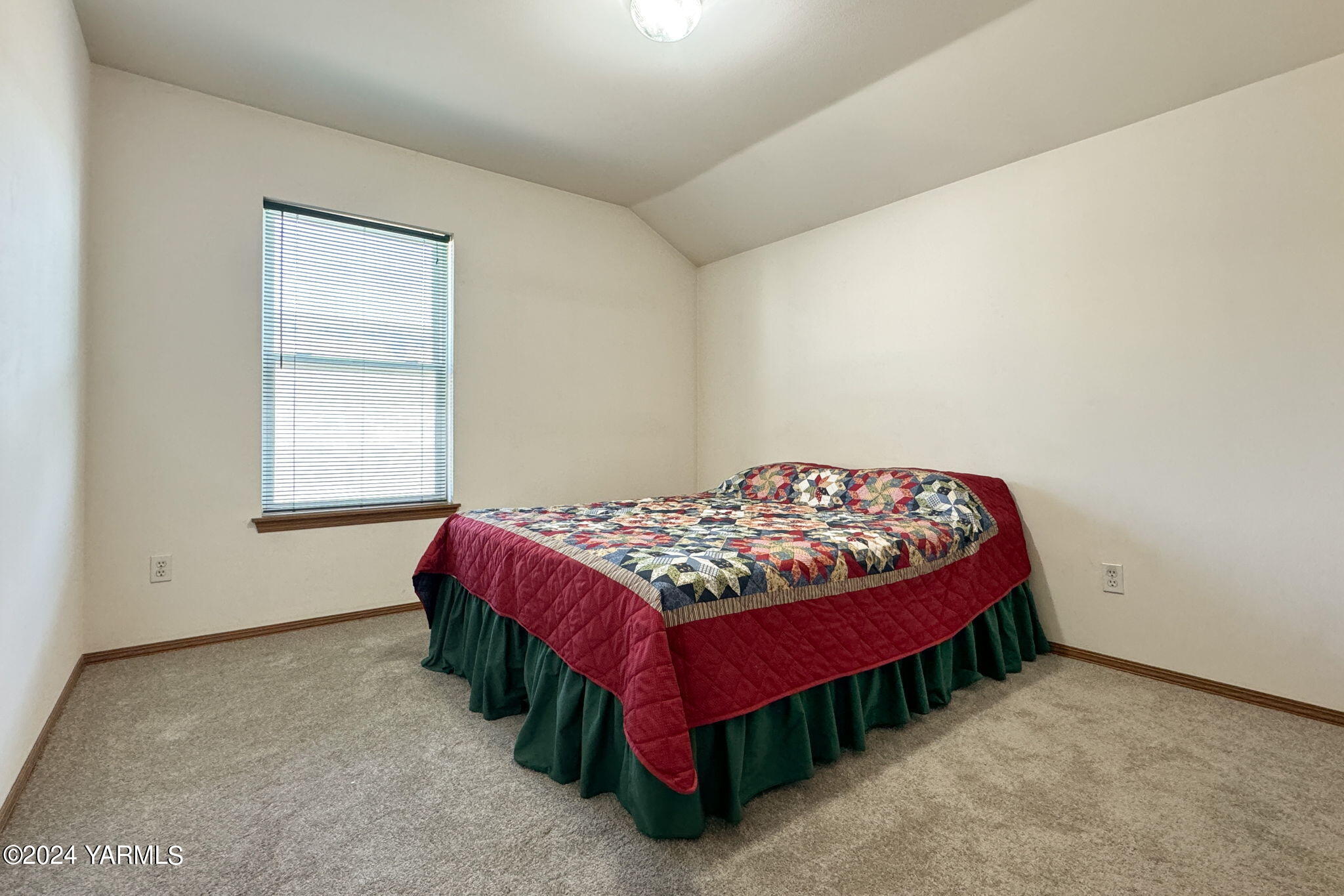 303 E Moxee Ave