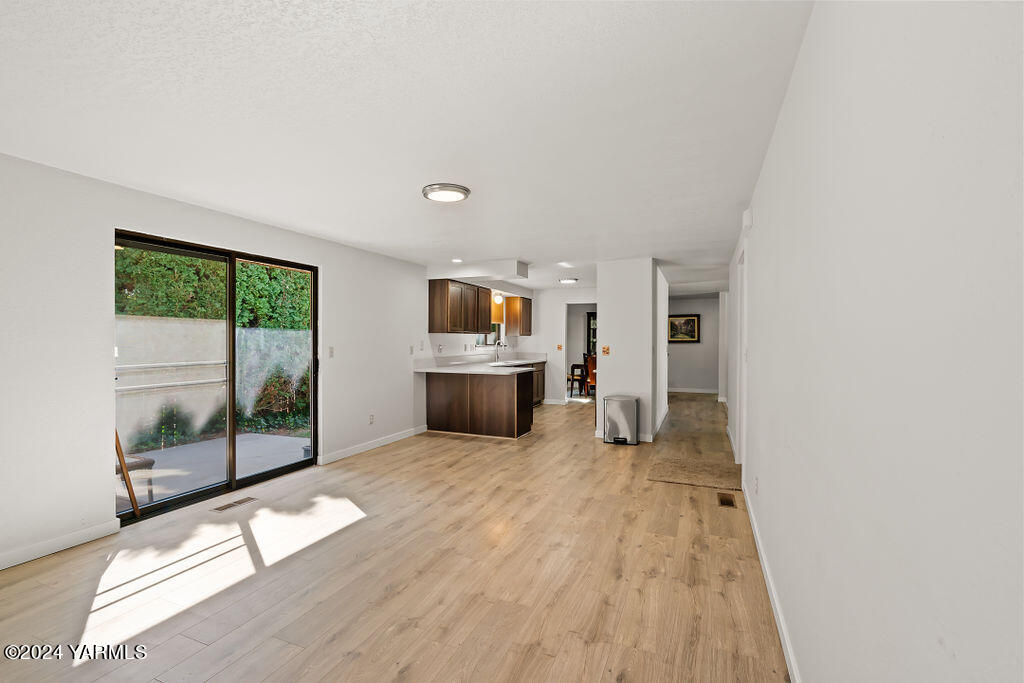 305 N 50th Ave