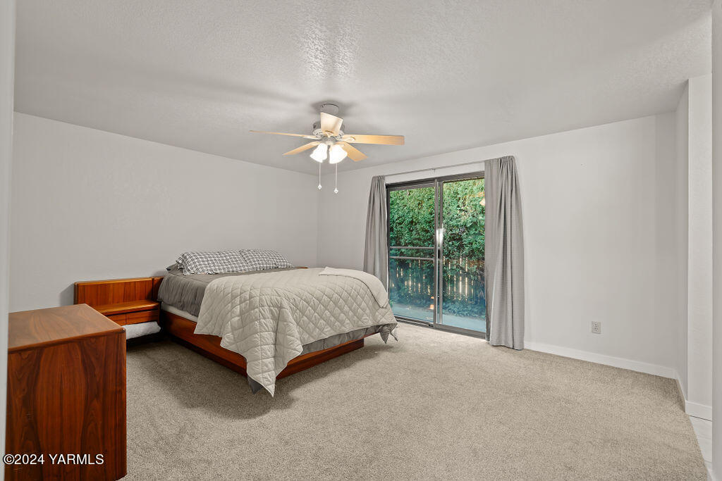 305 N 50th Ave