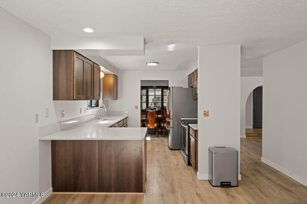 305 N 50th Ave