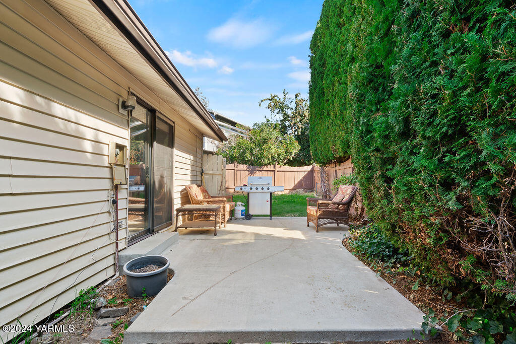 305 N 50th Ave