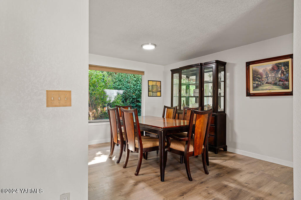 305 N 50th Ave