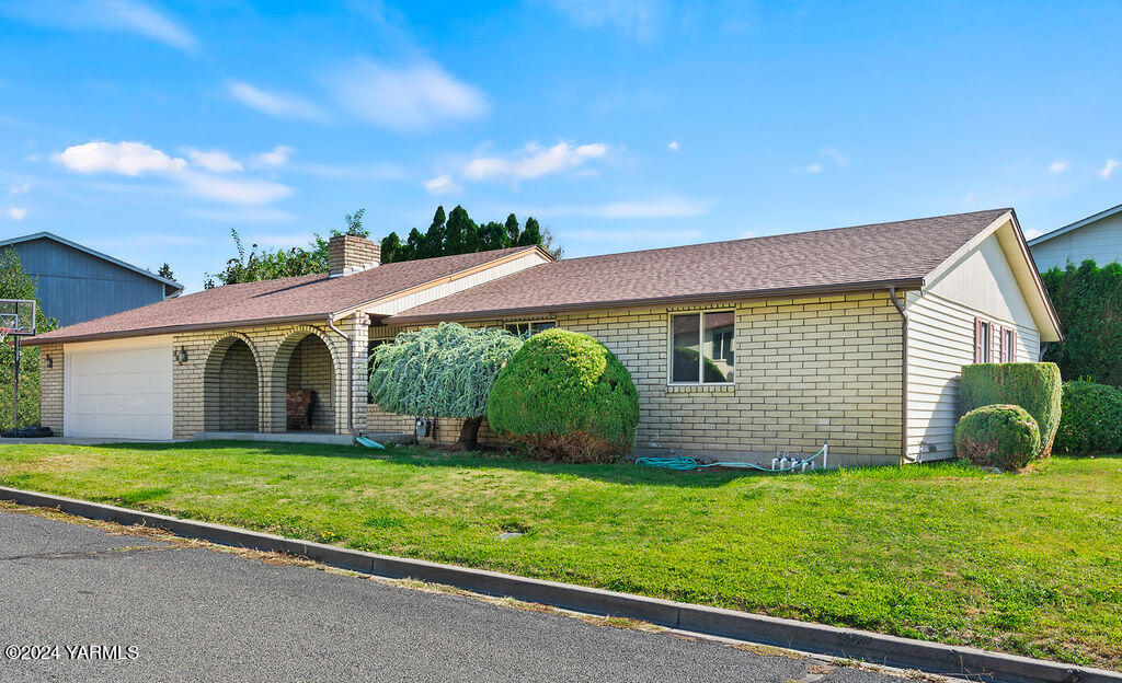 305 N 50th Ave