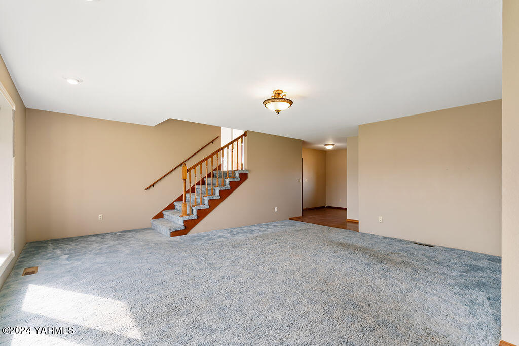 360 High Valley View St