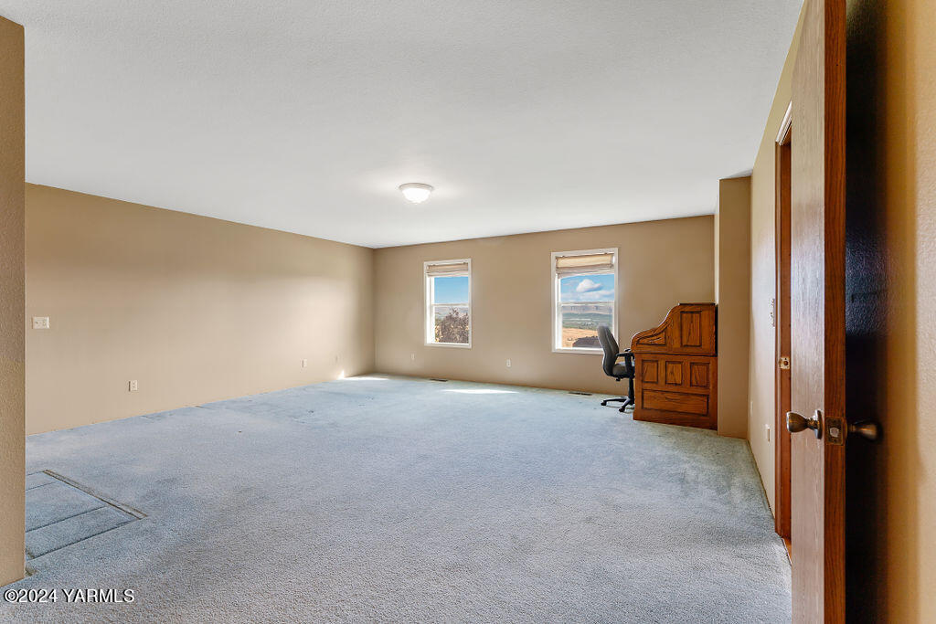360 High Valley View St
