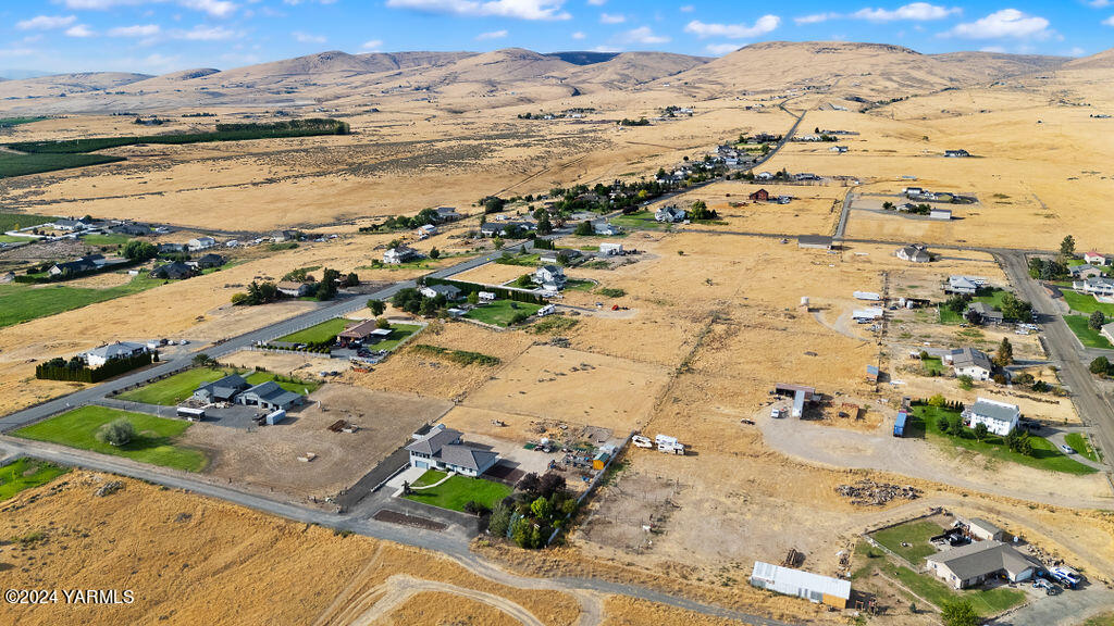 360 High Valley View St
