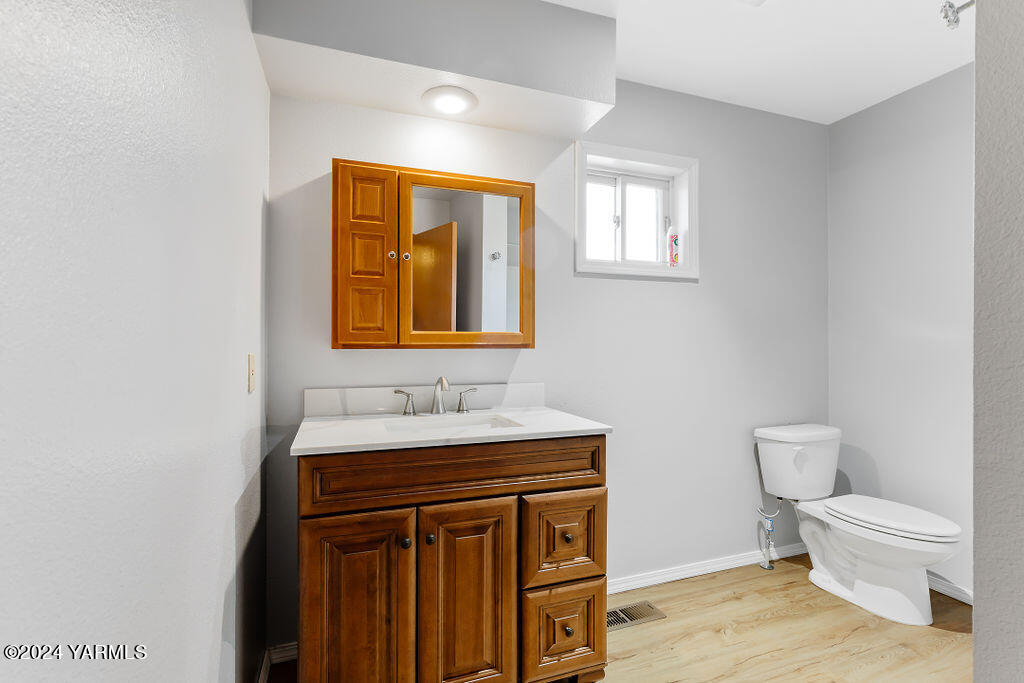 360 High Valley View St