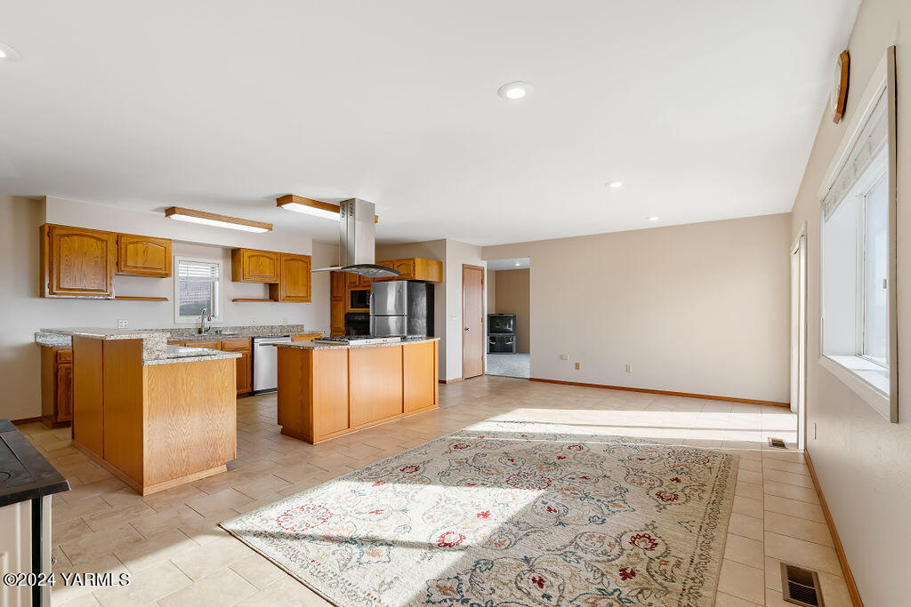 360 High Valley View St