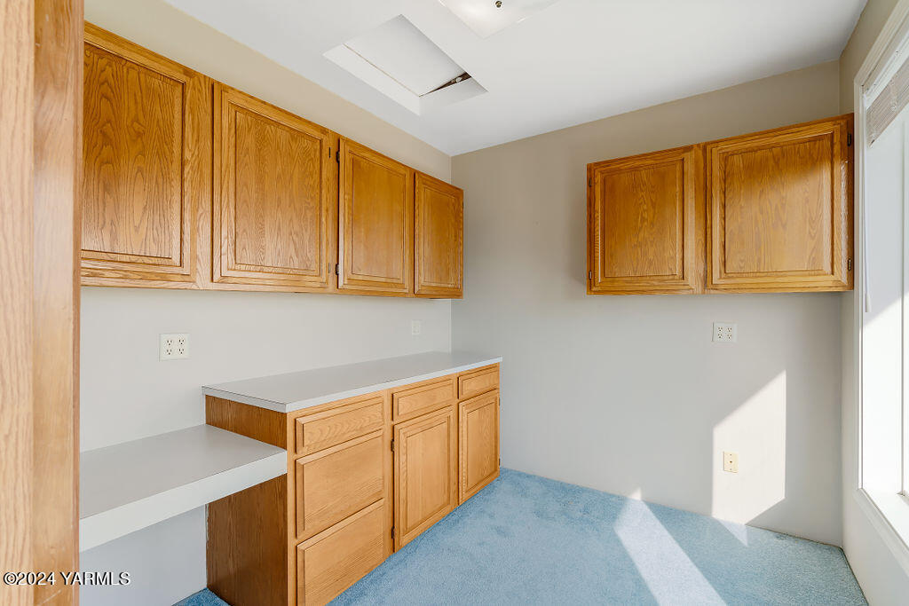 360 High Valley View St