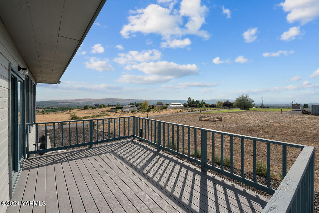 360 High Valley View St