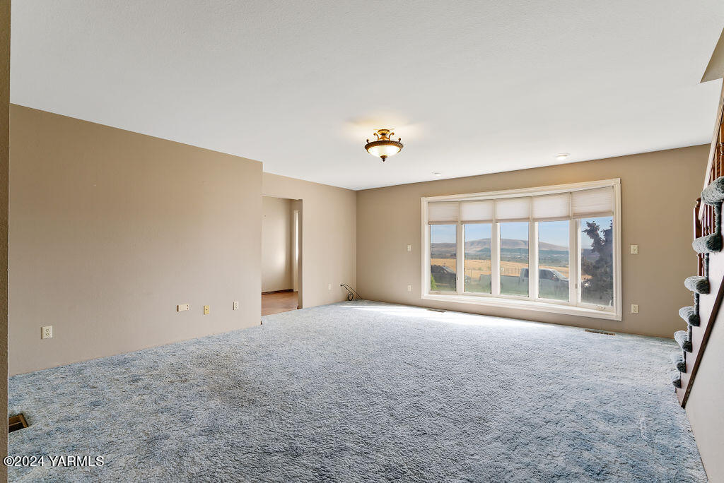 360 High Valley View St