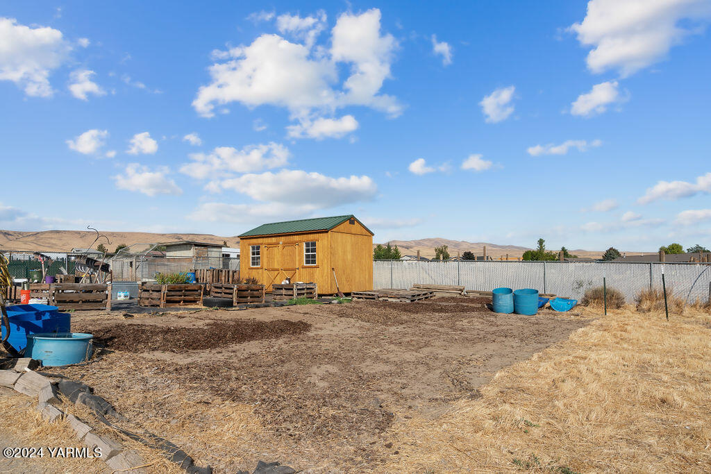 360 High Valley View St