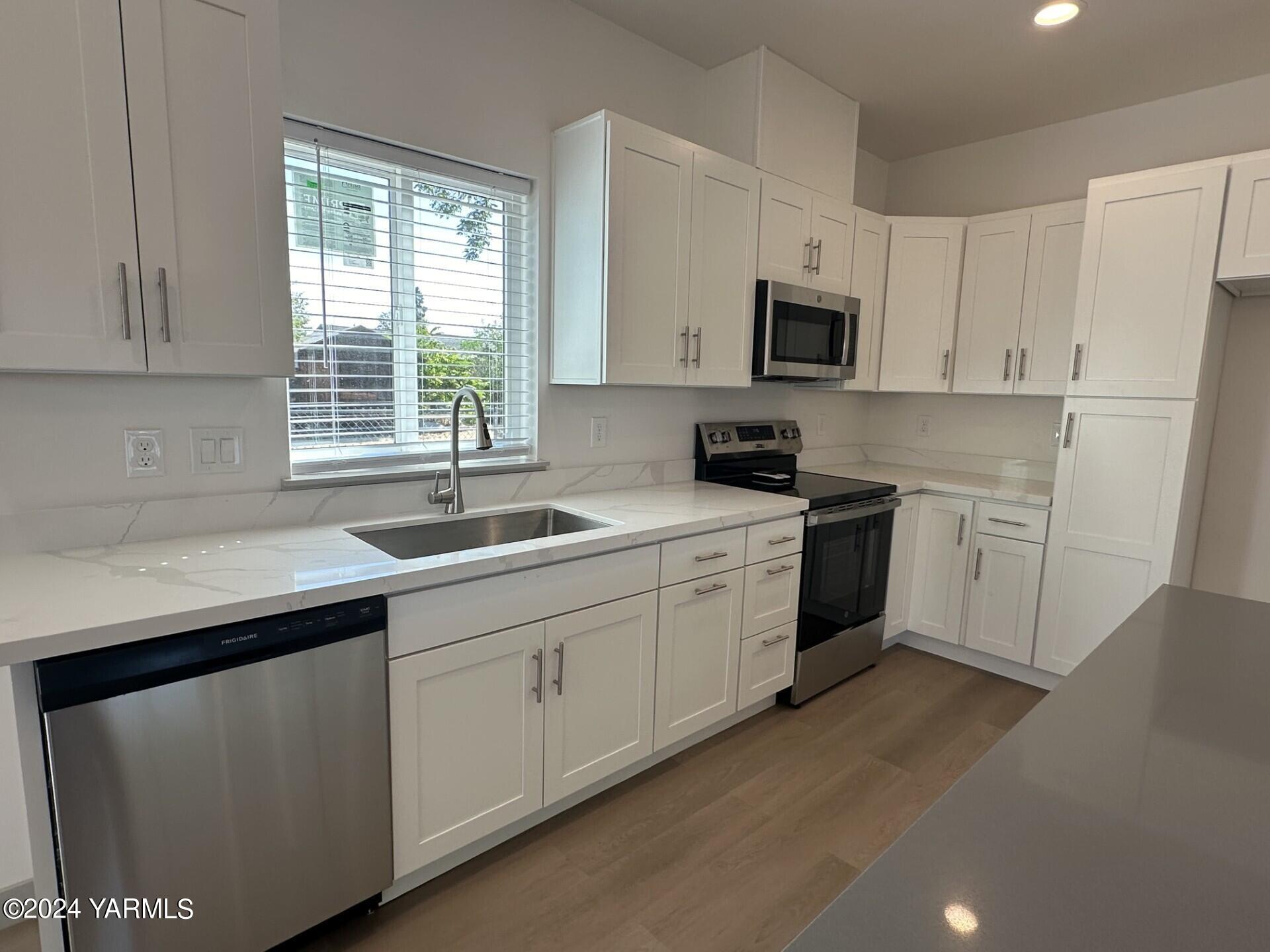801 N 24th Ave Unit: 1&2