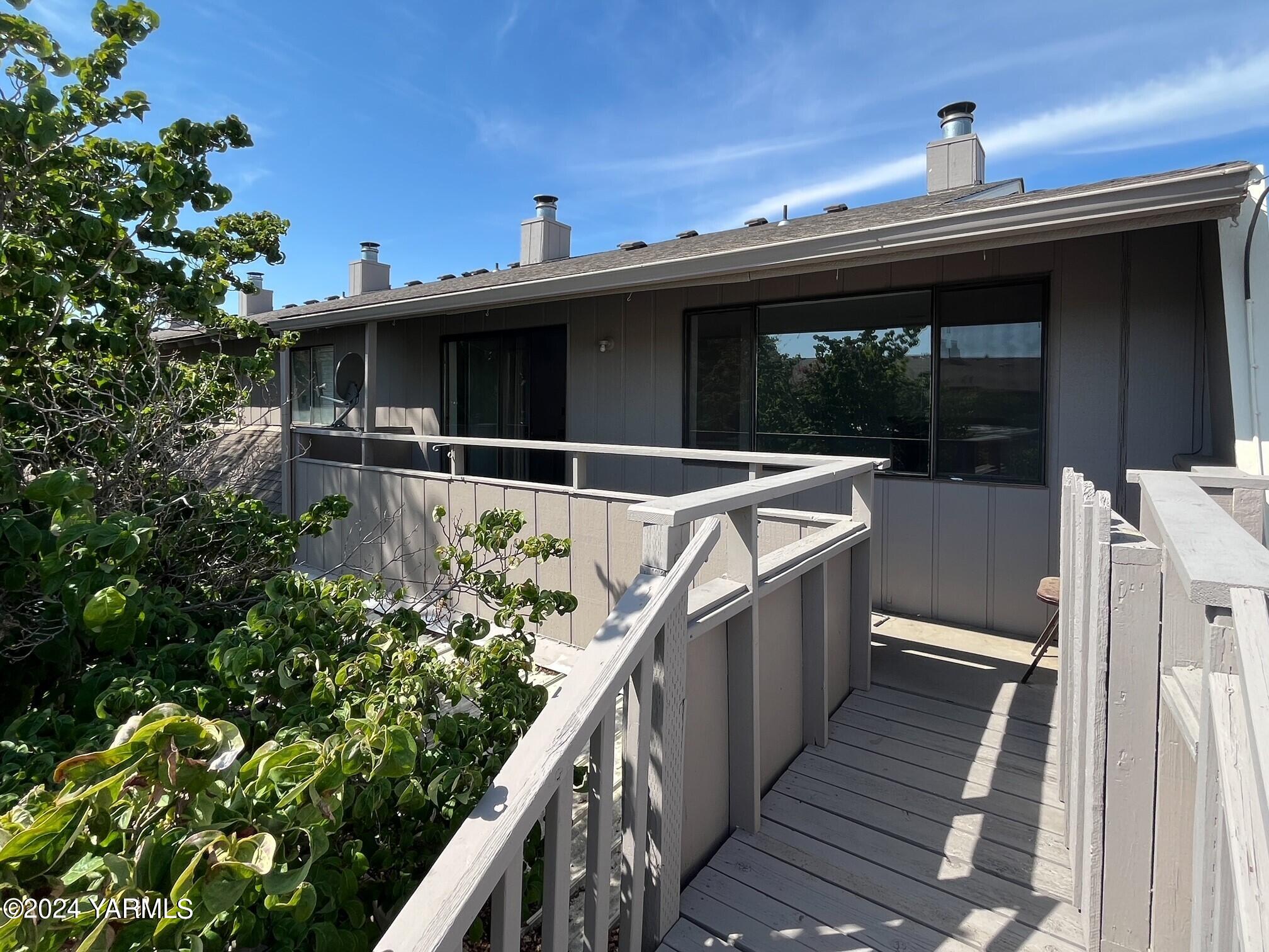 701 S 38th Ave Unit: 1