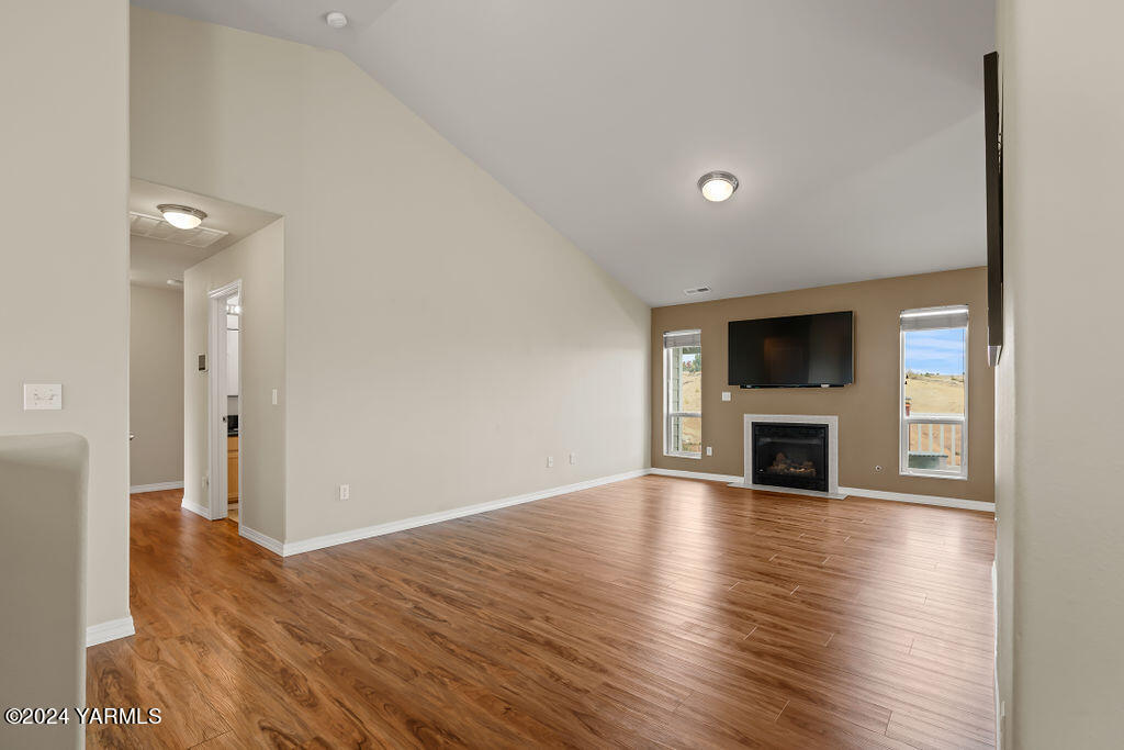1705 W Naches Ave