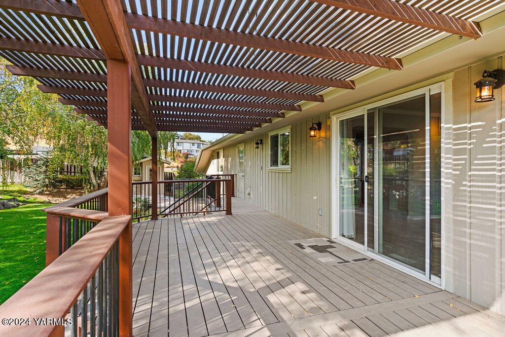 1008 W Naches Ave
