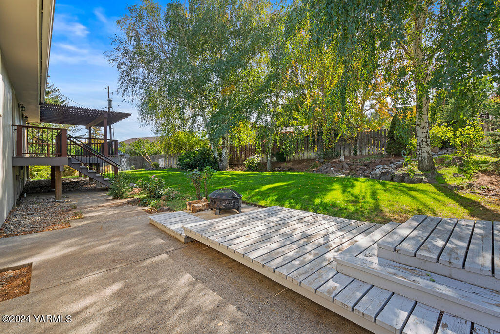 1008 W Naches Ave