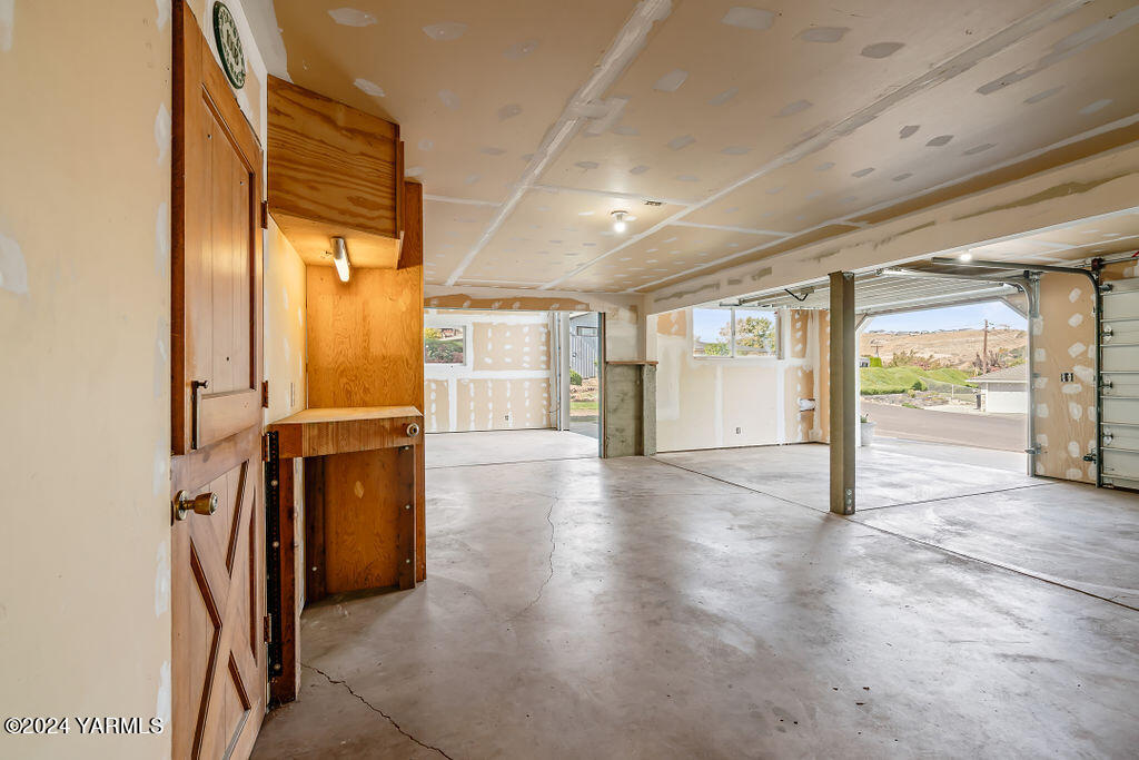 1008 W Naches Ave