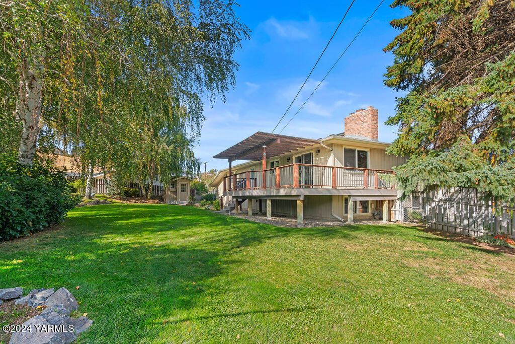 1008 W Naches Ave