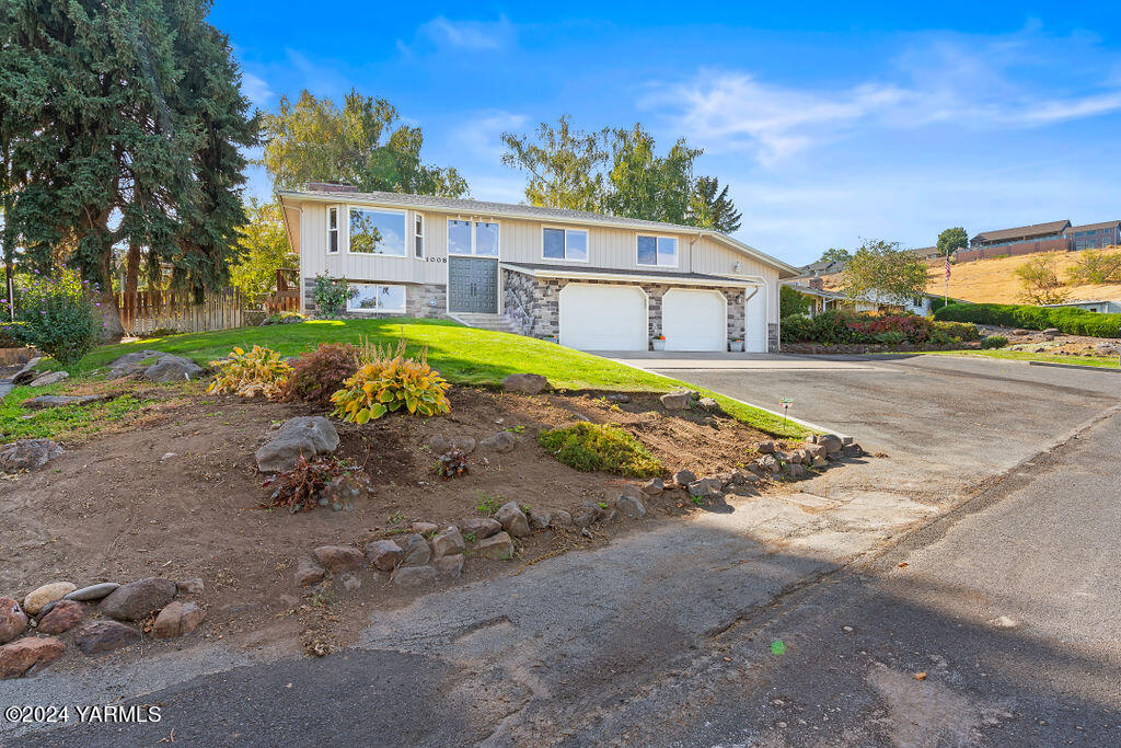 1008 W Naches Ave