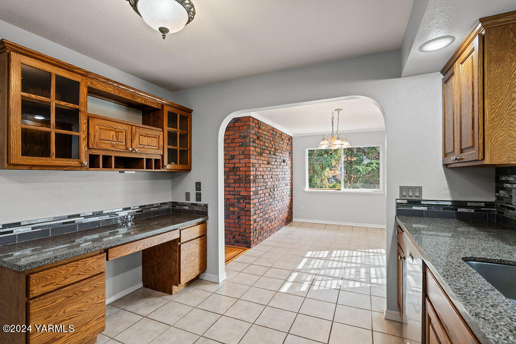 1008 W Naches Ave