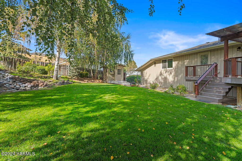1008 W Naches Ave
