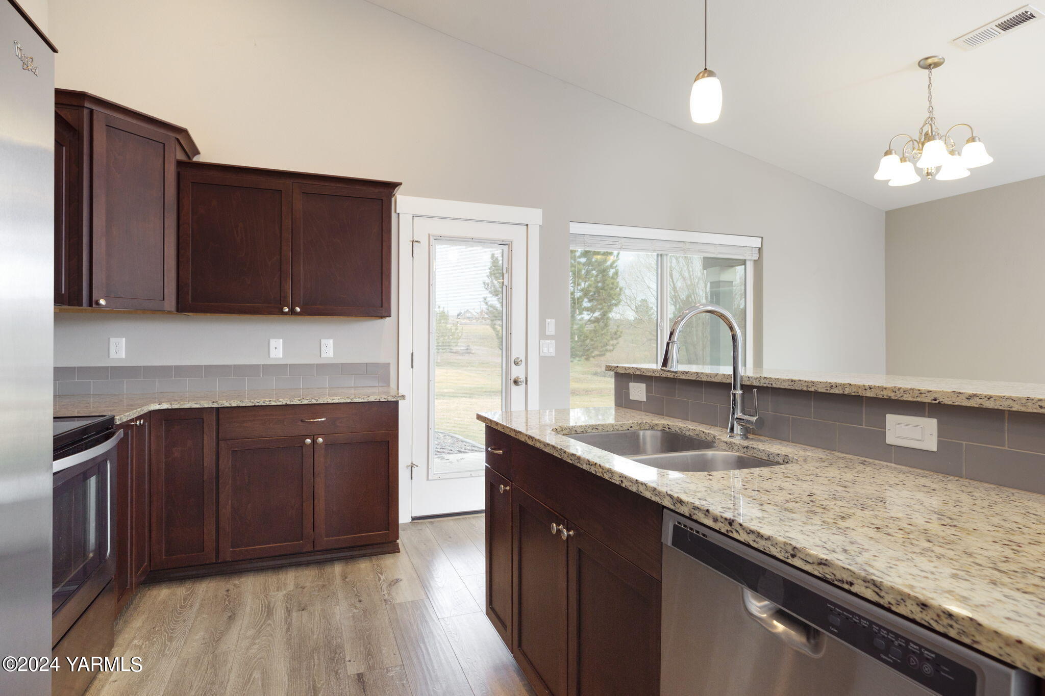 8011 Vialago Pky