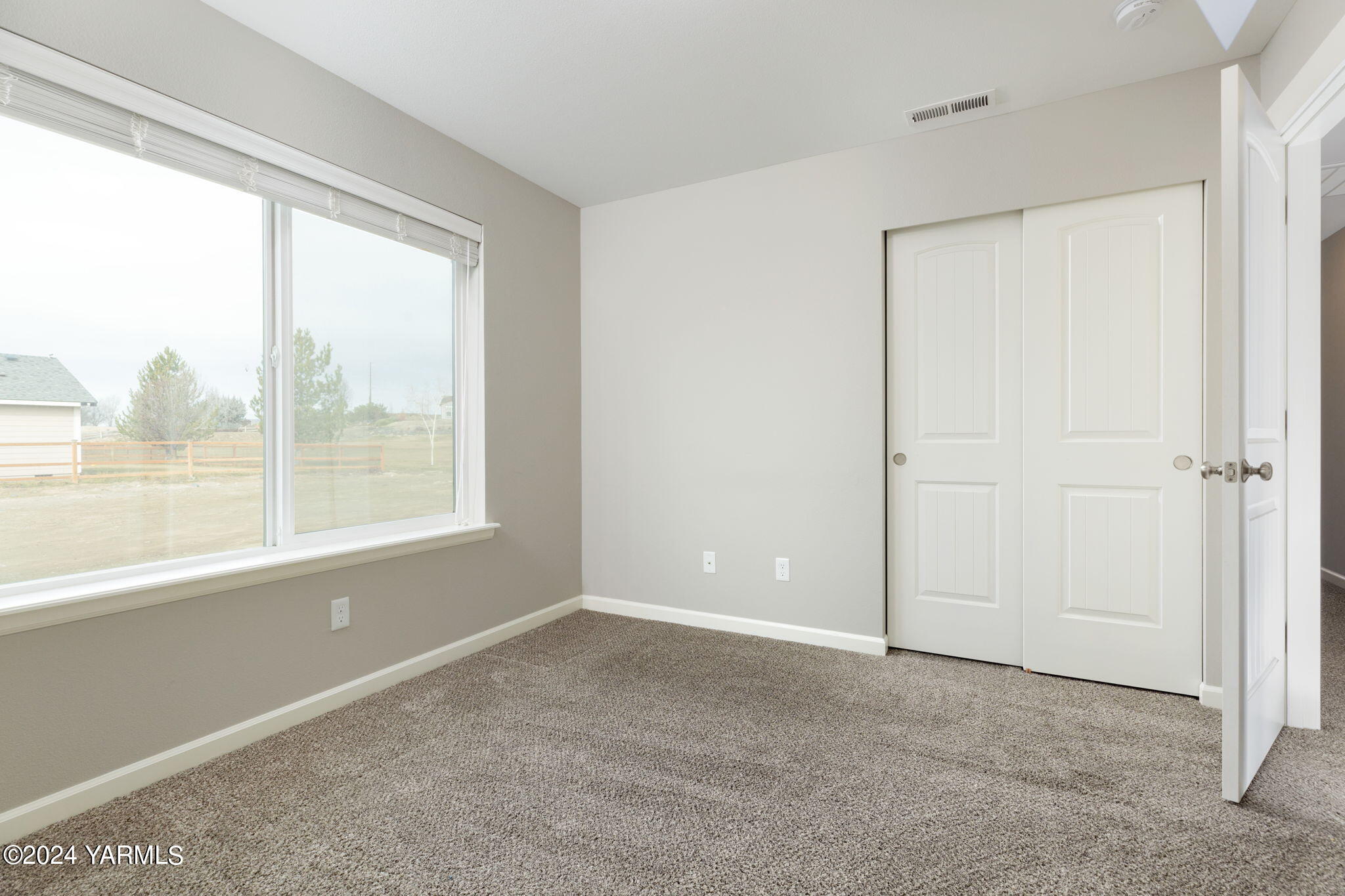 8011 Vialago Pky